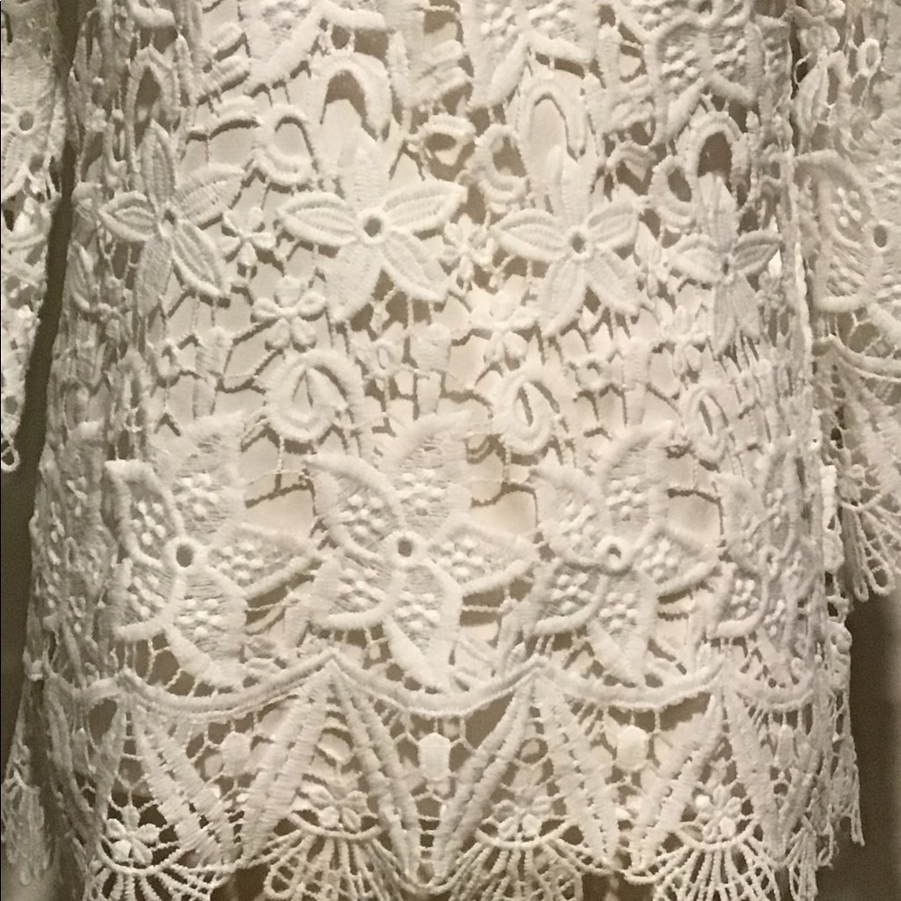 Lace top in size Small NWT - Picture 5 of 9